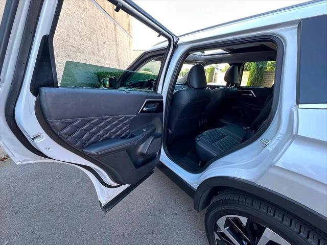 2023 Mitsubishi Outlander PHEV SEL S-AWC