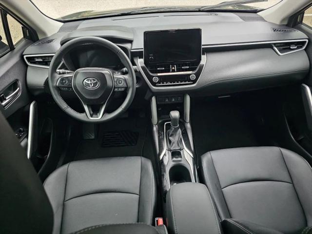 2025 Toyota Corolla Cross XLE