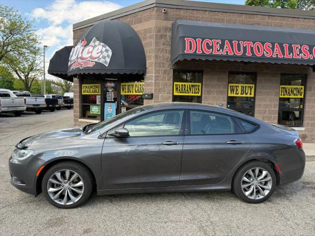 2016 Chrysler 200 S