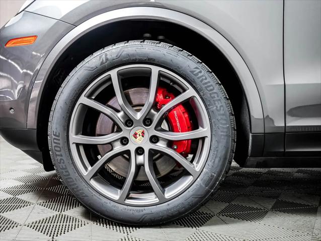 2024 Porsche Cayenne S