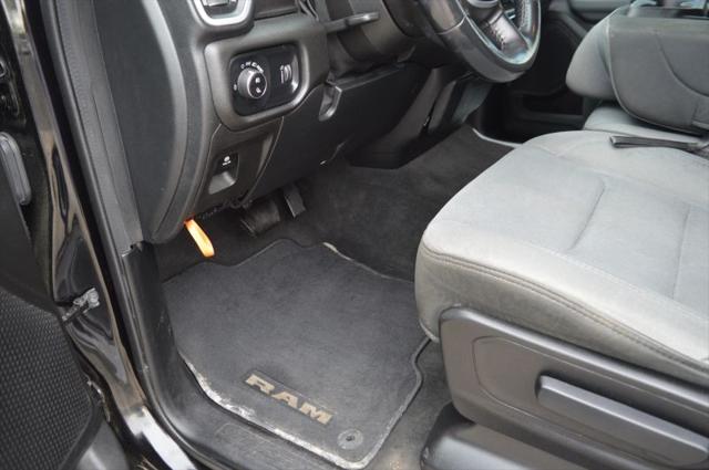 2022 Ram 1500 Big Horn Crew Cab 4x4 5'7" Box