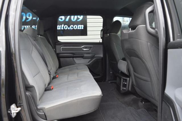 2022 Ram 1500 Big Horn Crew Cab 4x4 5'7" Box