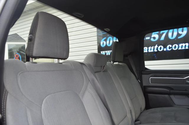 2022 Ram 1500 Big Horn Crew Cab 4x4 5'7" Box