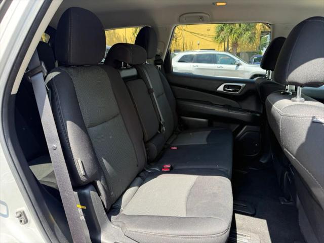 2019 Nissan Pathfinder SV