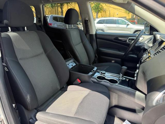 2019 Nissan Pathfinder SV