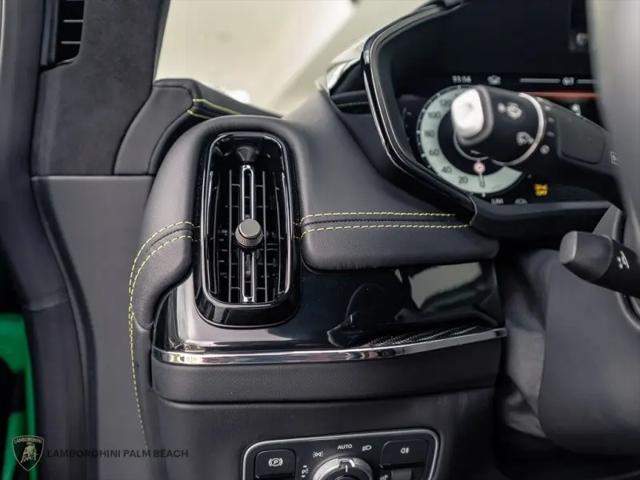 2025 Aston Martin DBX 707