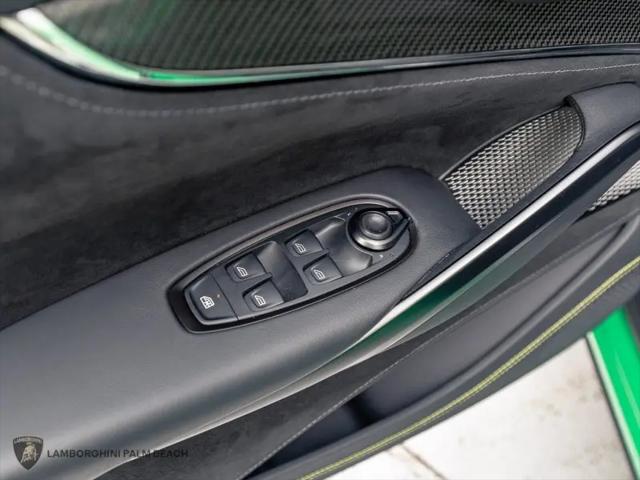 2025 Aston Martin DBX 707
