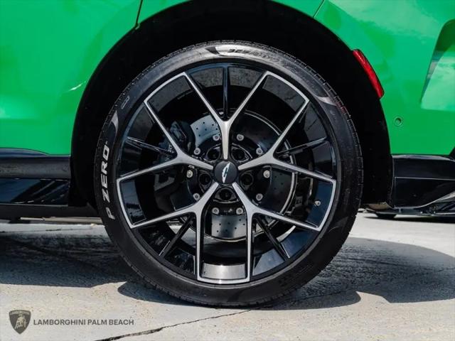 2025 Aston Martin DBX 707