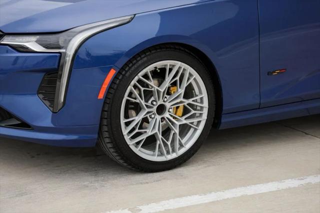 2023 Cadillac CT4 Luxury