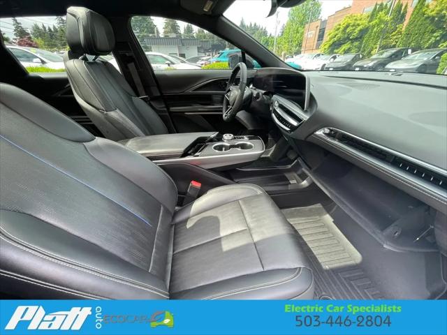 2024 Cadillac iQ Sport w/1SJ
