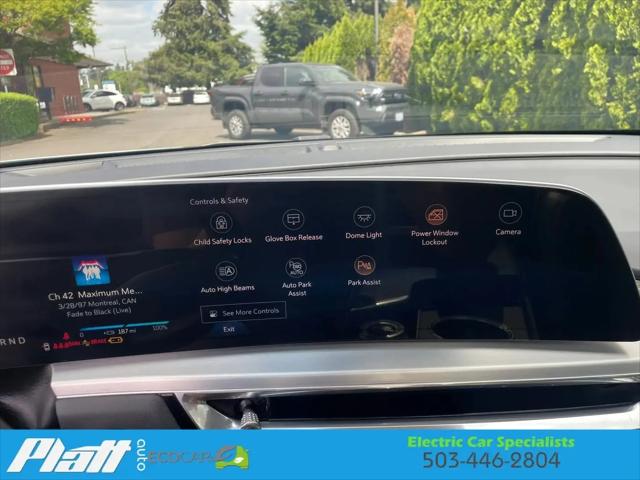2024 Cadillac iQ Sport w/1SJ