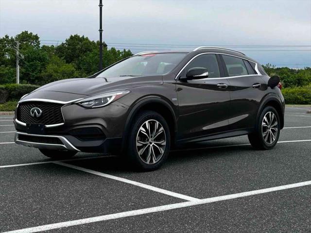 2018 INFINITI QX30 LUXE