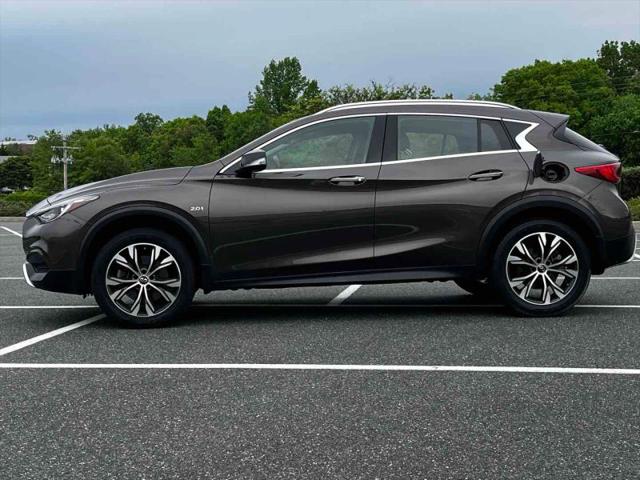 2018 INFINITI QX30 LUXE