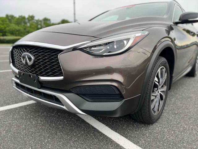 2018 INFINITI QX30 LUXE