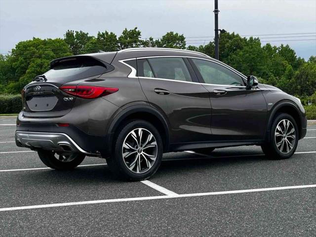 2018 INFINITI QX30 LUXE