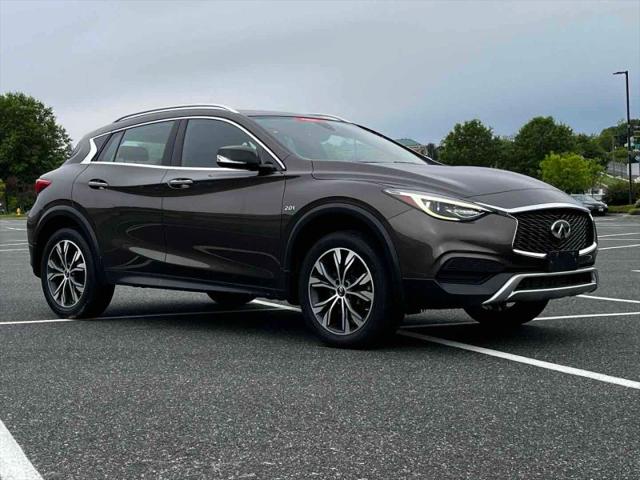 2018 INFINITI QX30 LUXE