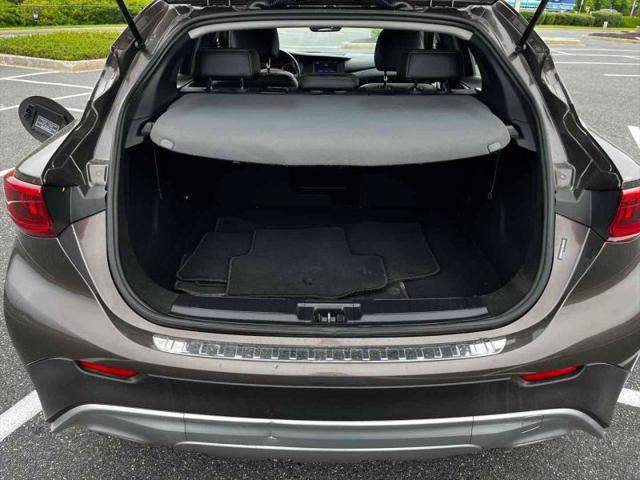 2018 INFINITI QX30 LUXE