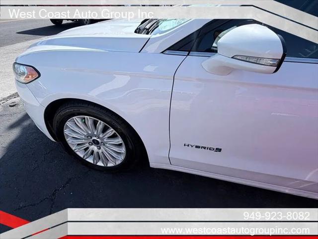 2016 Ford Fusion Hybrid SE