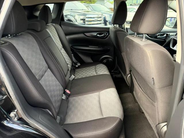 2017 Nissan Rogue Sport SV