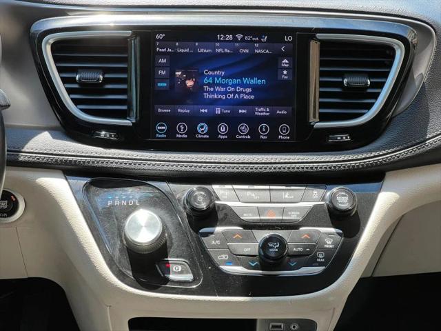 2018 Chrysler Pacifica Hybrid Limited