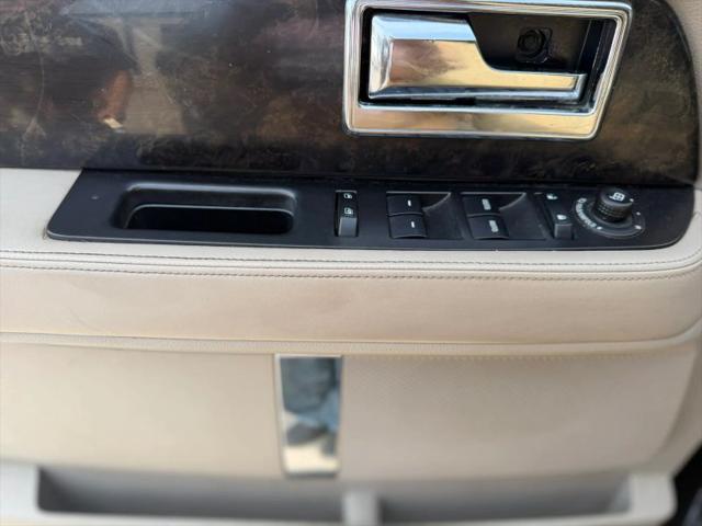 2015 Lincoln Navigator Base
