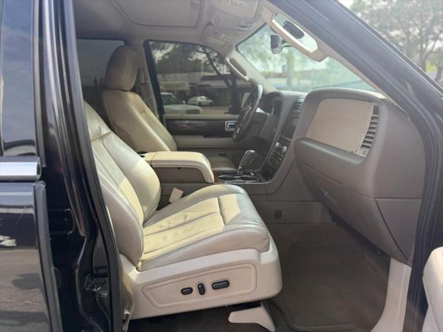 2015 Lincoln Navigator Base