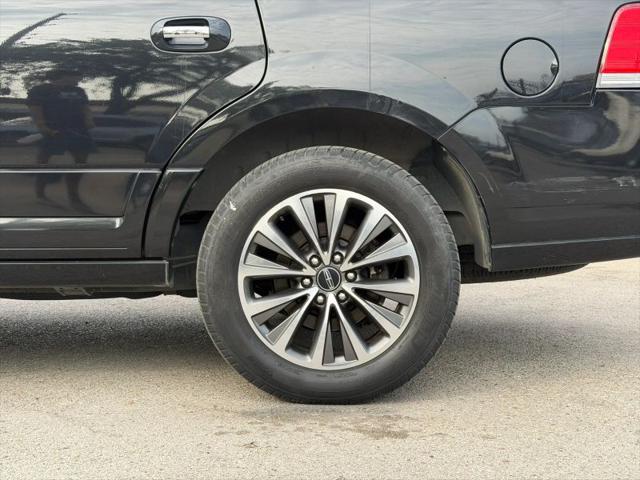 2015 Lincoln Navigator Base