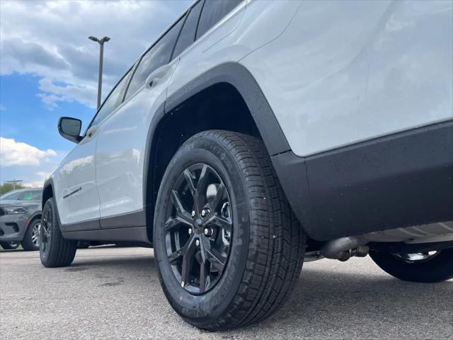 2026 Jeep Grand Cherokee L Altitude 4x4