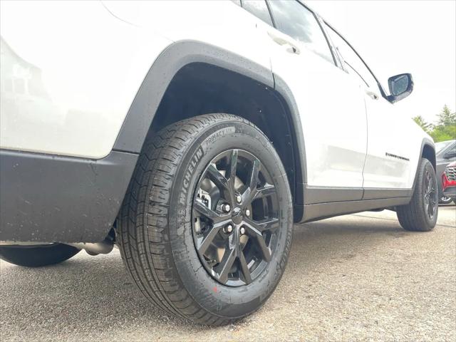 2026 Jeep Grand Cherokee L Altitude 4x4