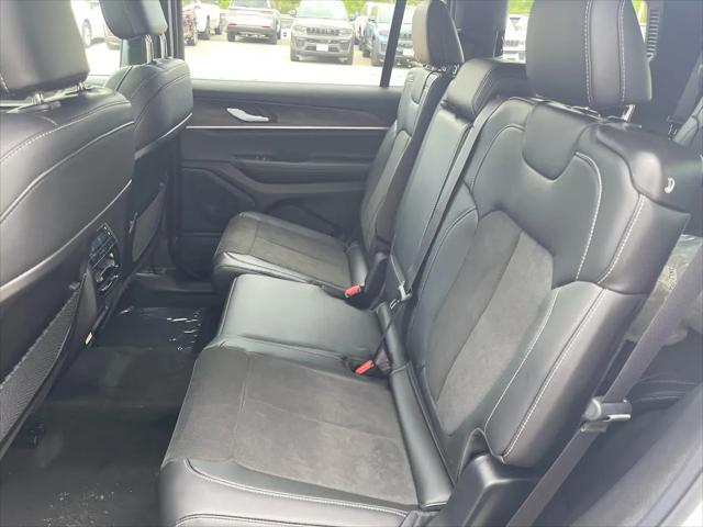 2026 Jeep Grand Cherokee L Altitude 4x4