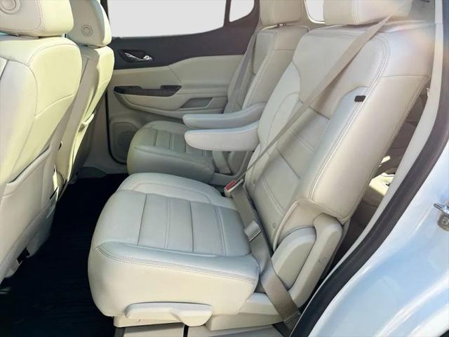 2022 GMC Acadia AWD Denali