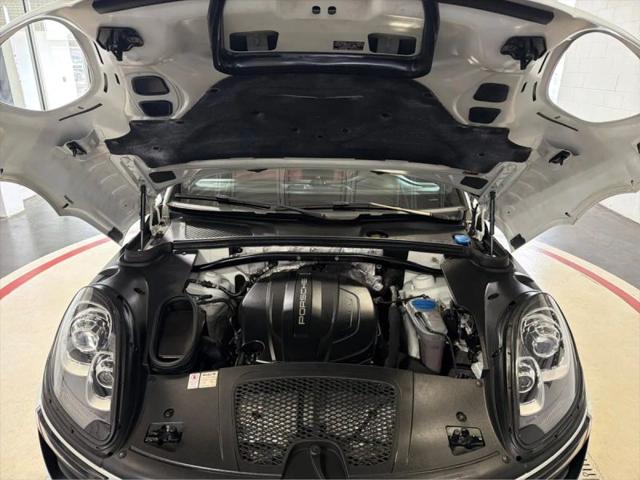 2017 Porsche Macan Base