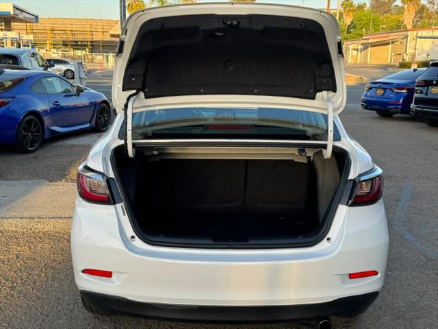 2019 Toyota Yaris LE