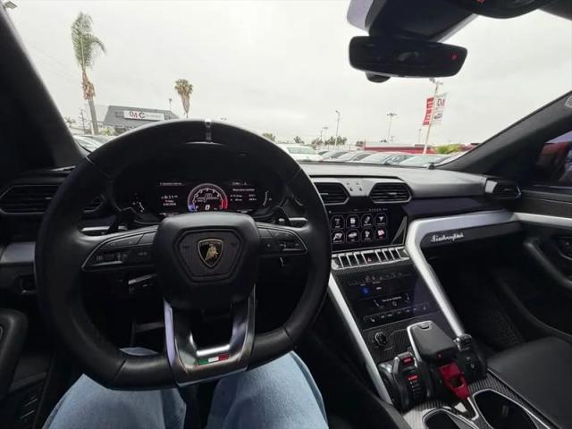 2020 Lamborghini Urus Base