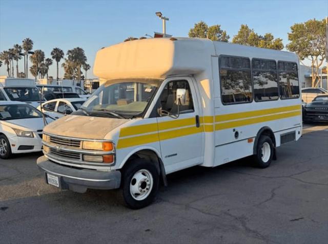 2001 Chevrolet Express Cutaway Base