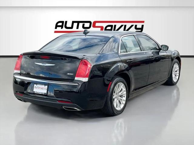 2021 Chrysler 300 Touring