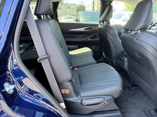 2027 INFINITI QX60 LUXE