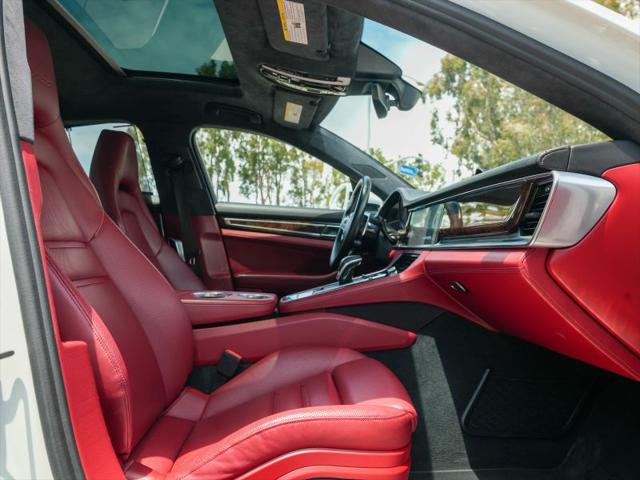 2017 Porsche Panamera Turbo