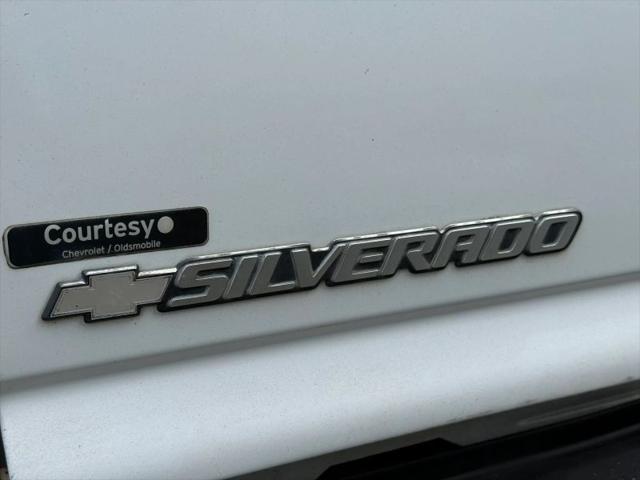 2004 Chevrolet Silverado 2500HD LS