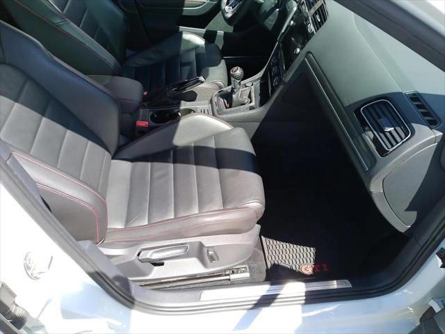 2019 Volkswagen Golf GTI 2.0T SE