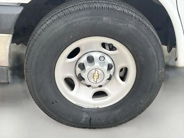 2025 Chevrolet Express Cargo Van RWD 2500 Regular Wheelbase WT