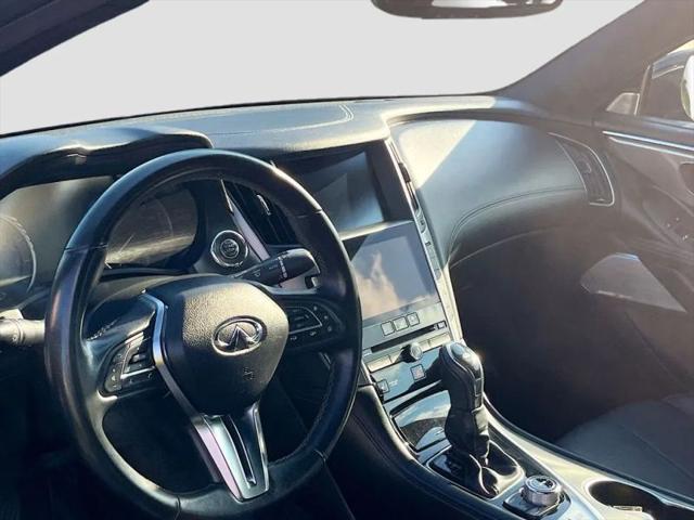 2021 INFINITI Q60 LUXE