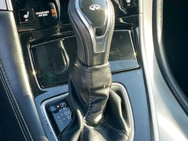 2021 INFINITI Q60 LUXE