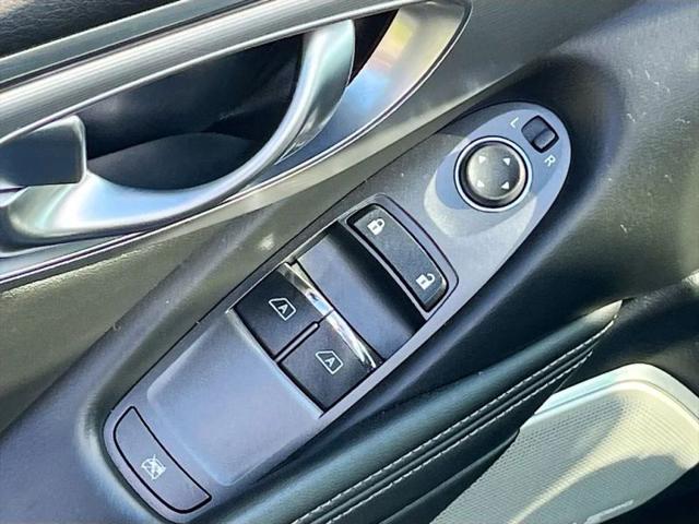 2021 INFINITI Q60 LUXE