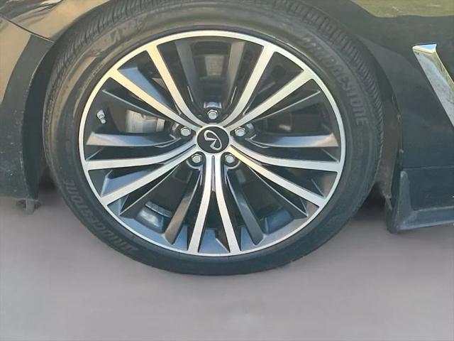2021 INFINITI Q60 LUXE
