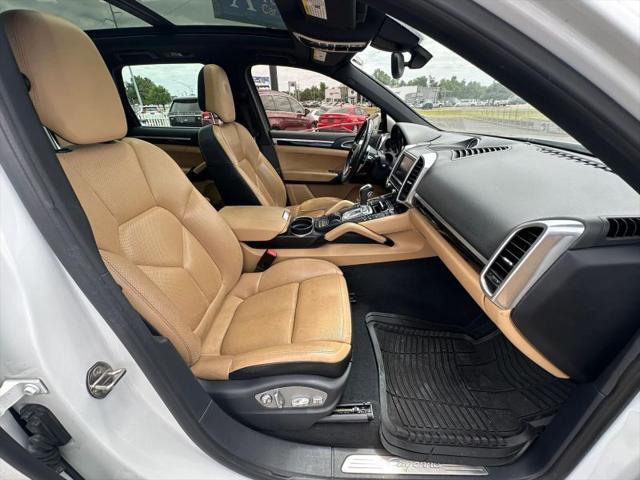 2016 Porsche Cayenne Base