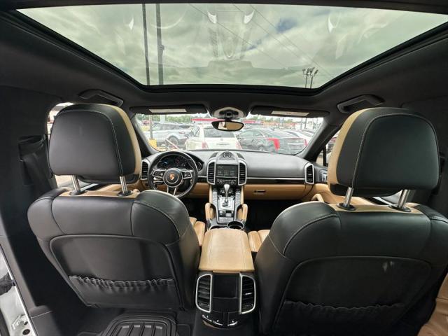 2016 Porsche Cayenne Base
