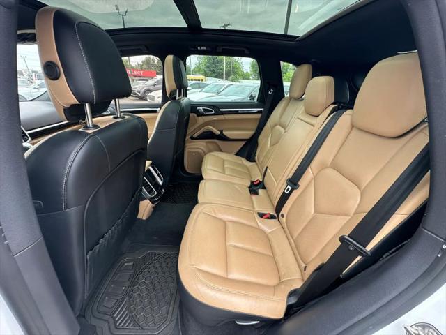 2016 Porsche Cayenne Base