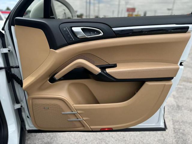 2016 Porsche Cayenne Base