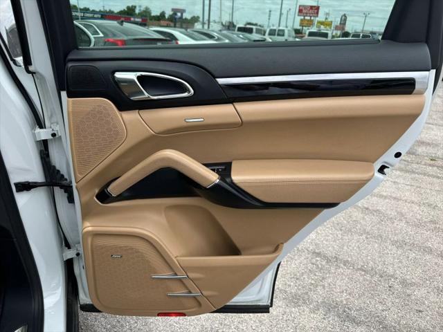 2016 Porsche Cayenne Base